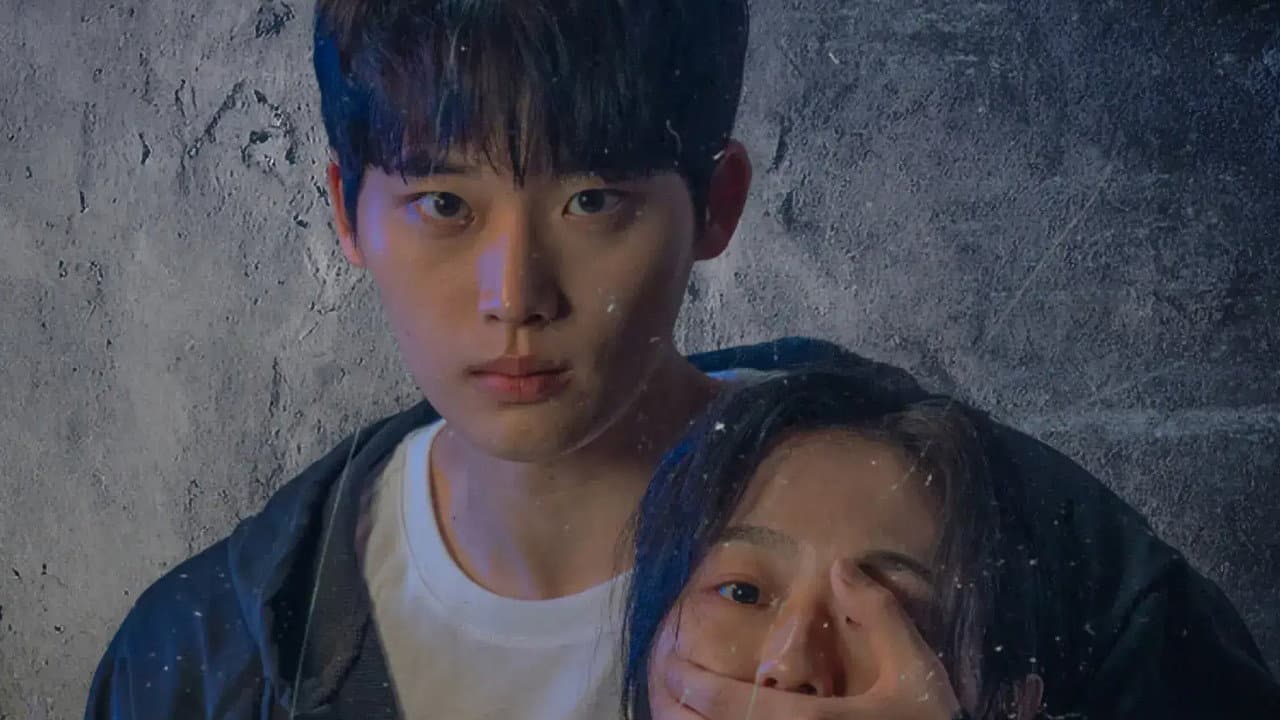 지하실에 그녀가 있다