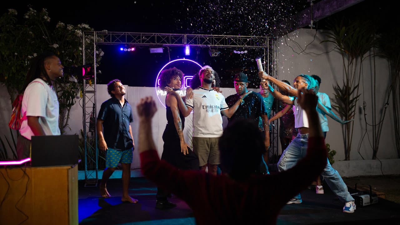 Quem tem com que me pague, não me deve nada