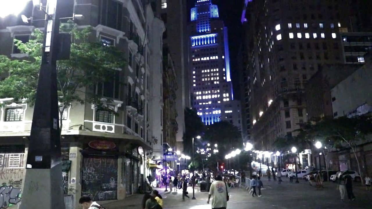 Conexões da Noite: Moda e Subcultura Paulistana