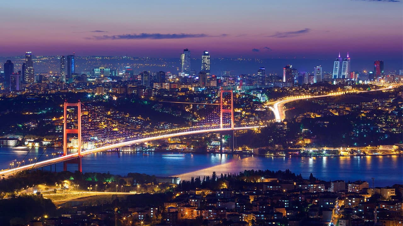 Megacity: When Night Falls in Istanbul